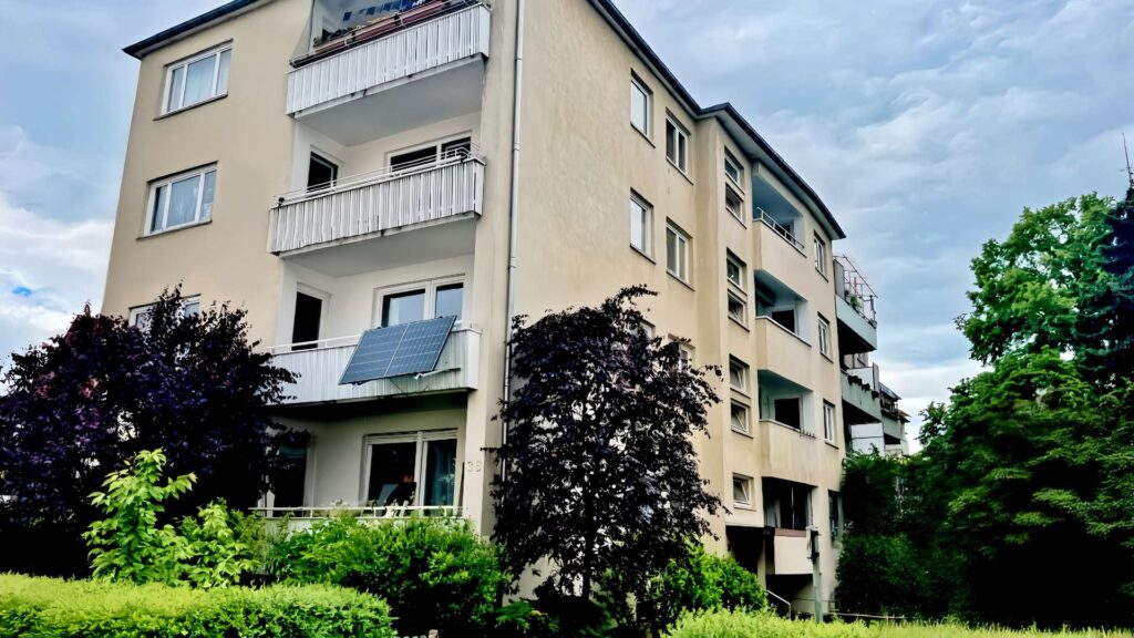 Hausansicht_Straße