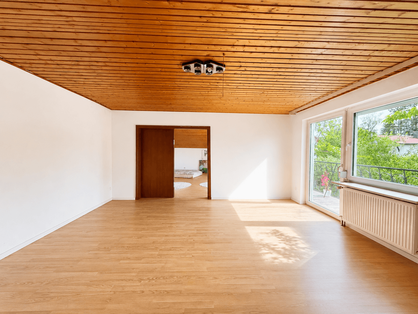 Geräumiges Schlafzimmer