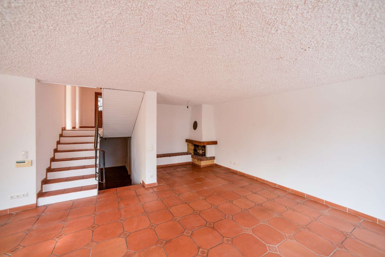 Kamin-Wohnzimmer UG
