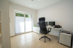 Büro im Erdgeschoss