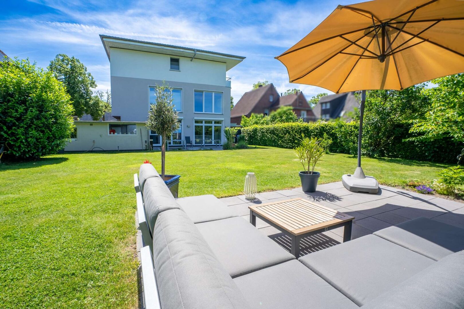 Blick aus dem Garten
