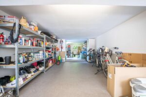 Große Garage
