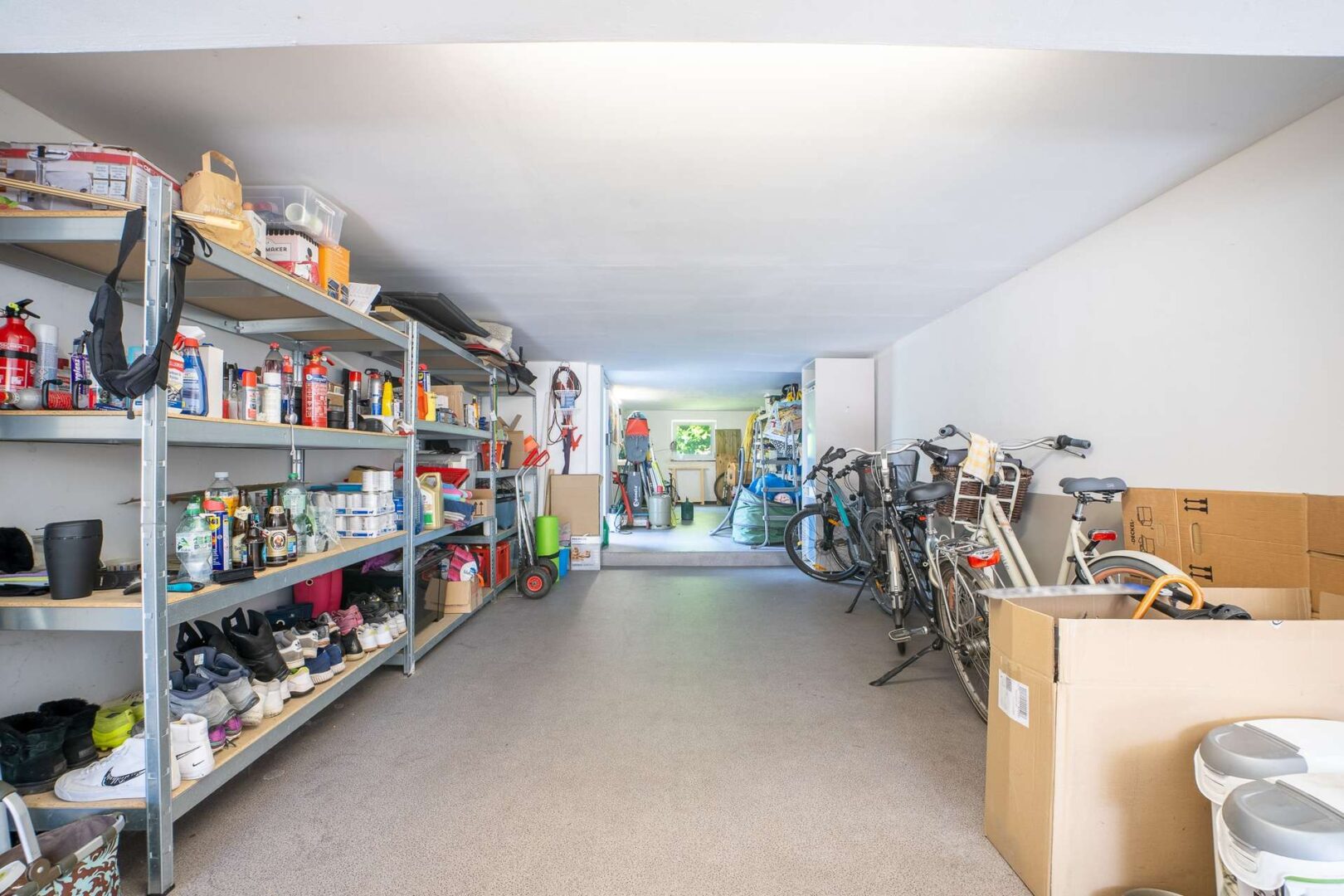 Große Garage