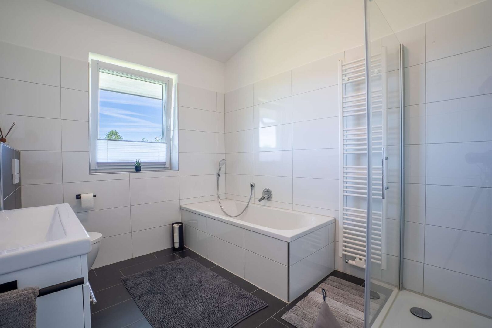 Modernes Badezimmer im Penthouse