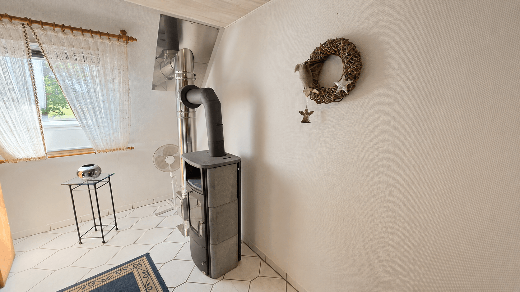 Flur mit Kamin OG