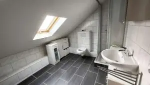 Badezimmer Dachgeschosswohnung