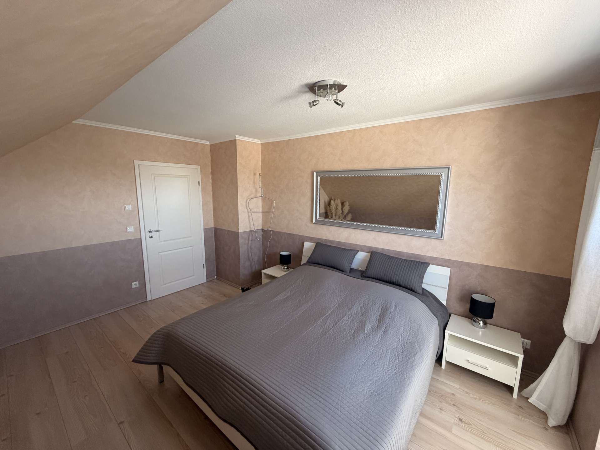 Schlafzimmer OG