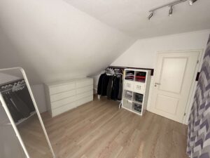 Ankleidezimmer OG