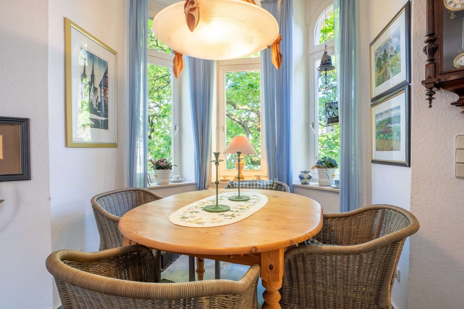 Esszimmer im gemütlichen Erker