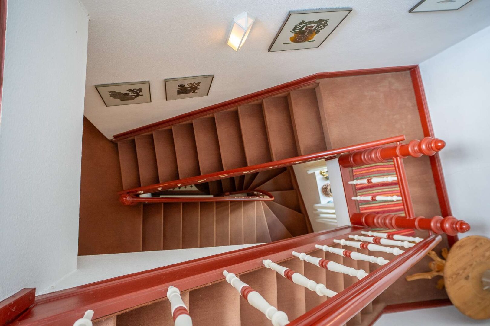 Treppenhaus-Blick aus dem Dachgeschoss