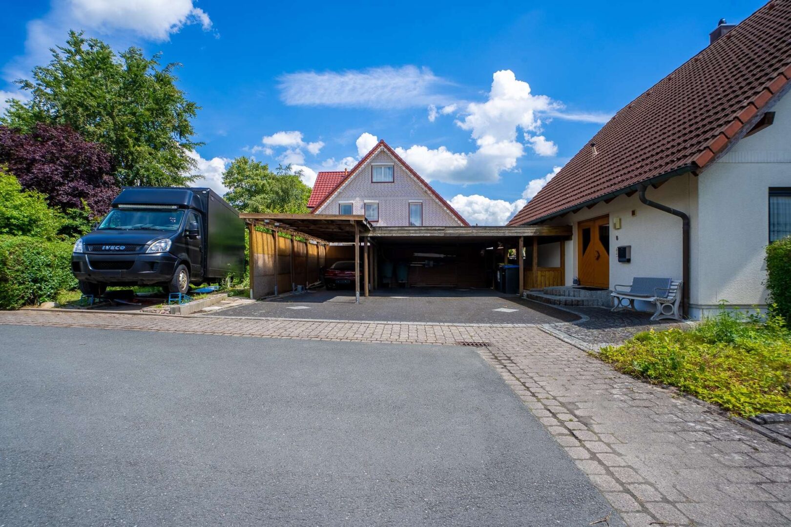 Straßenansicht