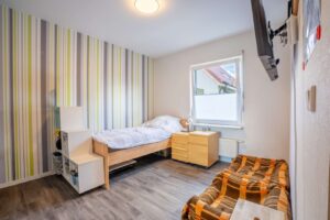 Schlafzimmer oder Büro im Erdgeschoss