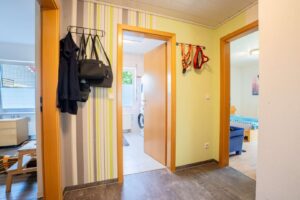 Flur zum privaten Bereich im Erdgeschoss