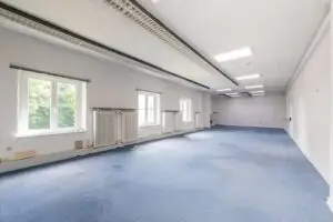 OFFENE FLÄCHE FÜR TEAMARBEIT UND PROJEKTE