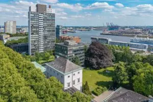 ARBEITEN IN EXKLUSIVER LAGE