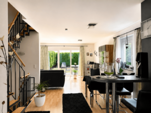 Wohnzimmer mit Blick zum Garten