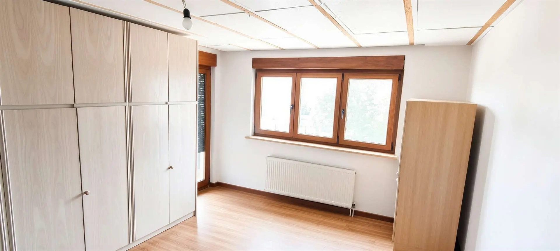 Gästezimmer Wohnung 1. Obergeschoss mit Zugang zum Balkon