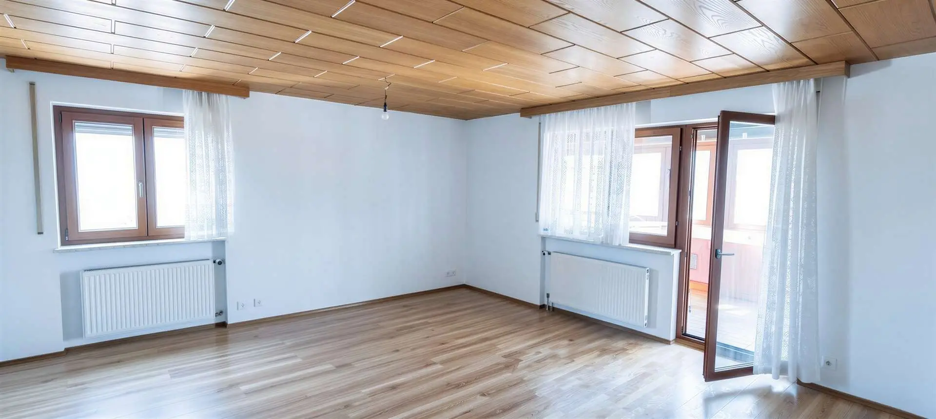 Wohnzimmer - Wohnung Erdgeschoss mit Zugang zum Wintergarten