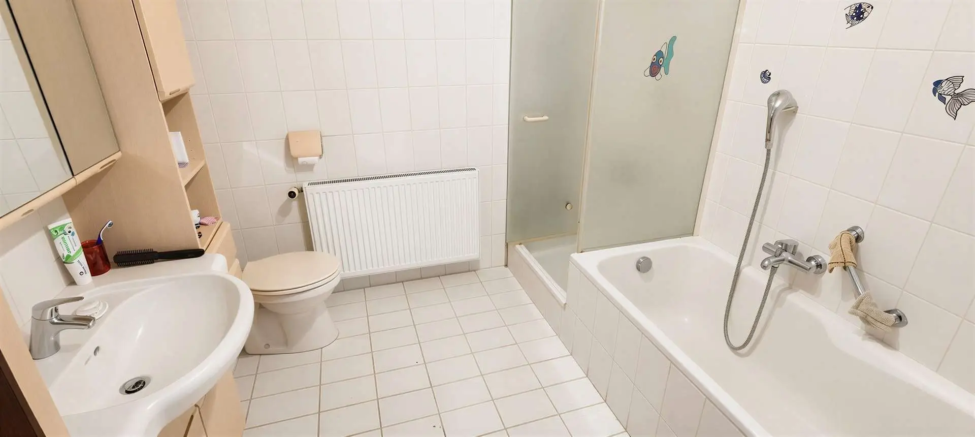 Badezimmer -Wohnung 1. Obergeschoss