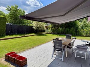 Terrasse mit Garten