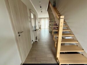 Flur mit Treppe
