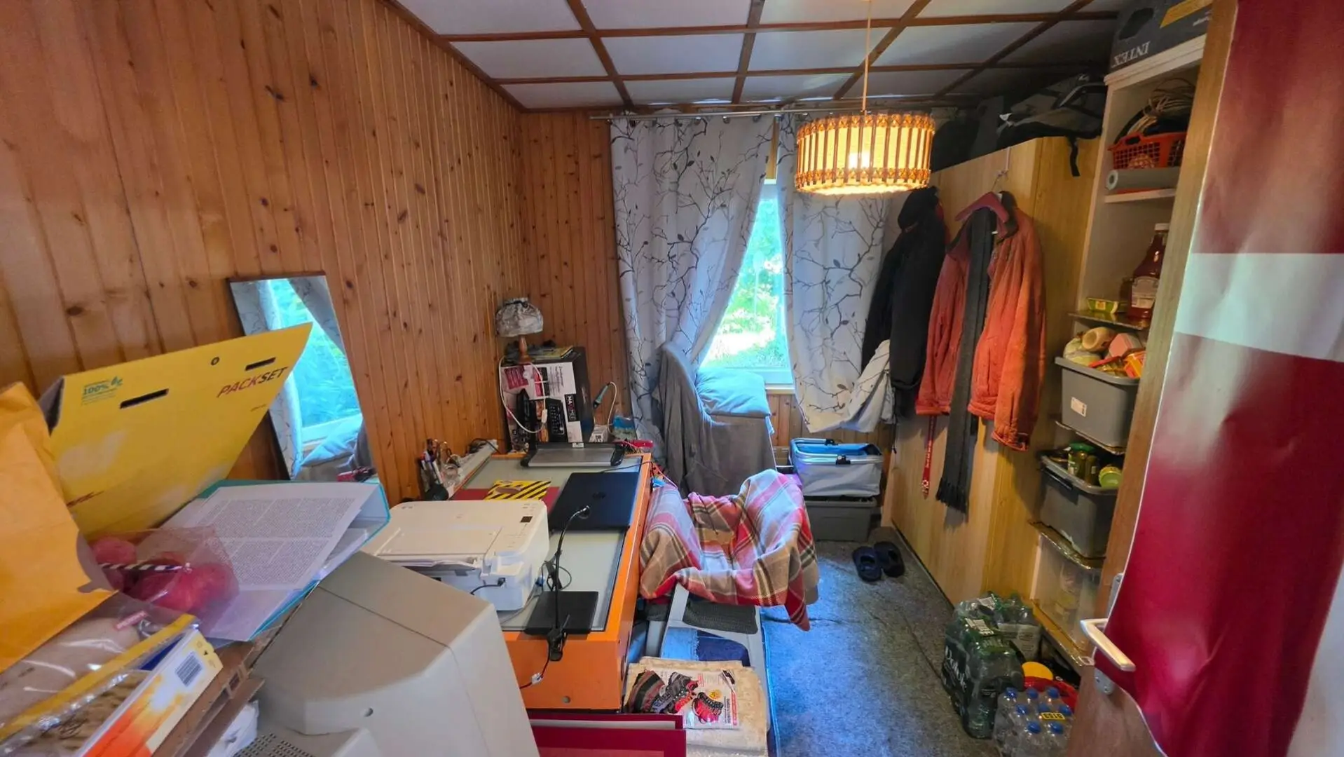 Schlafzimmer 1