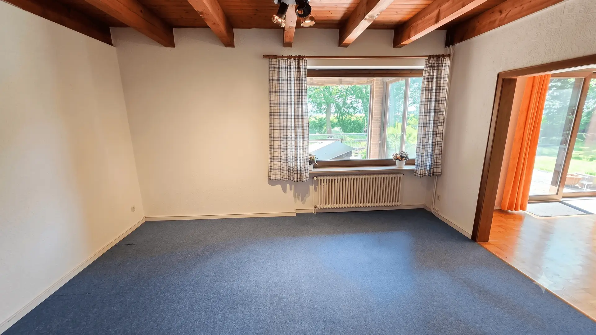 Schlafzimmer oder Büro EG