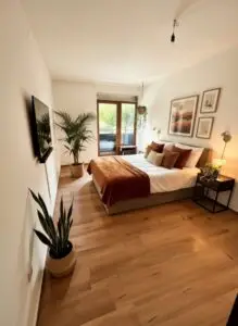 Schlafzimmer möbliert