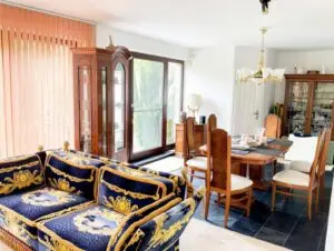 Wohnzimmer  Erdgeschoss - (KI generiert)