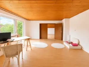 Schlafzimmer mit Balkon