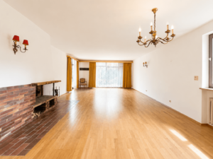 Wohnzimmer mit Blick zum Garten