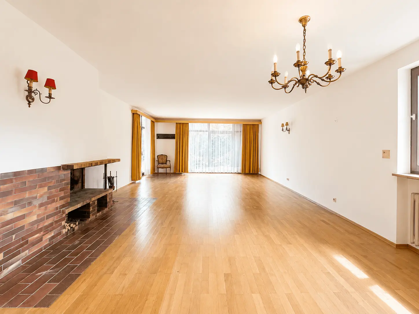 Wohnzimmer mit Blick zum Garten