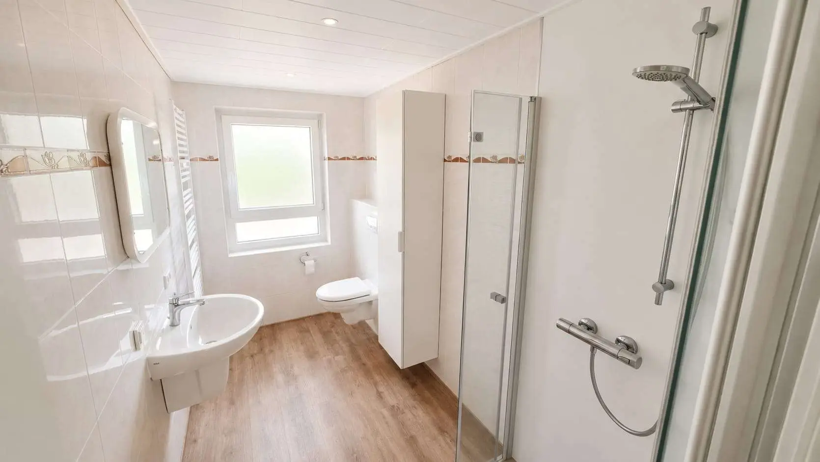 Badezimmer EG