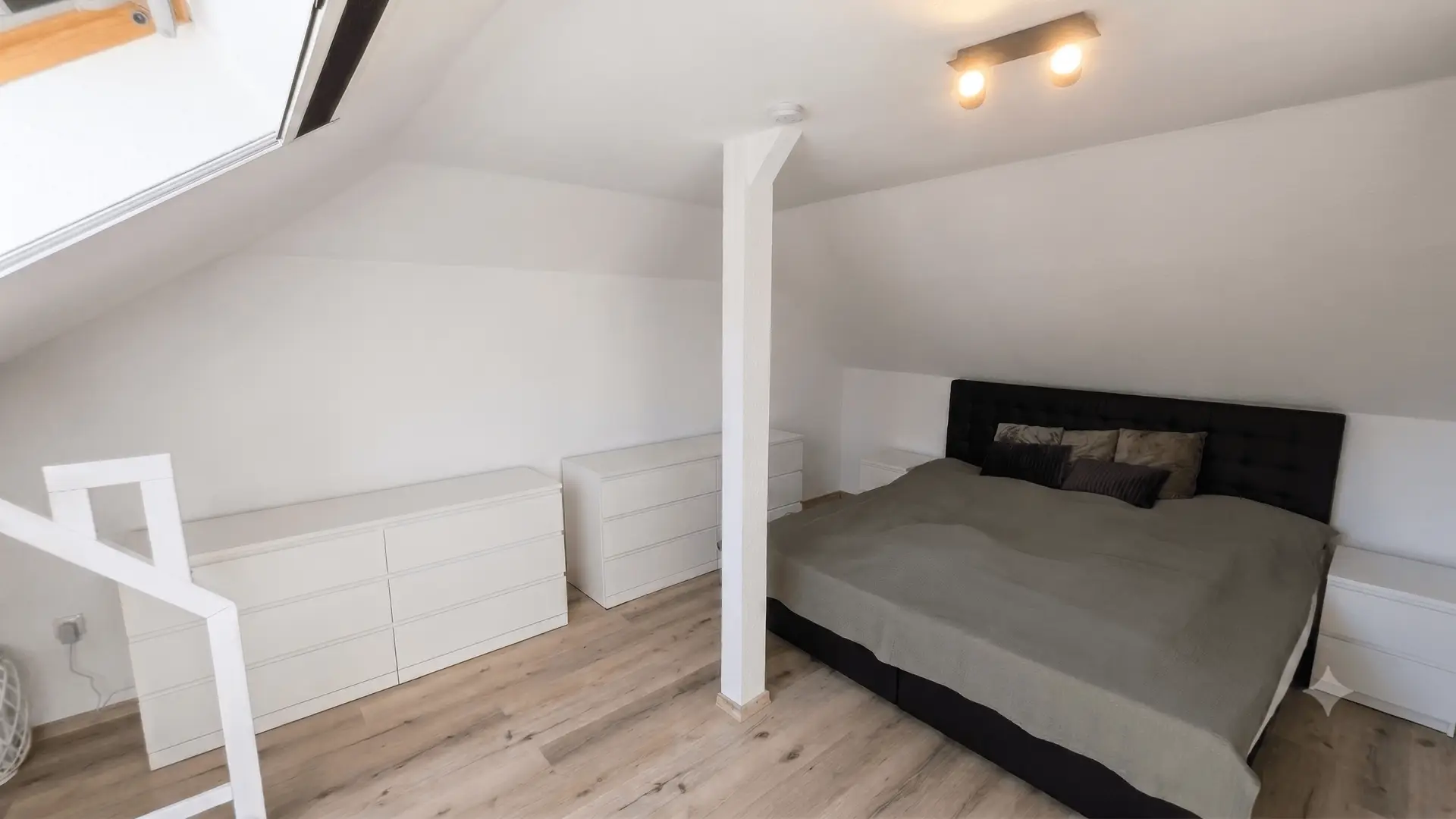 Schlafzimmer OG