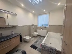 Badezimmer EG