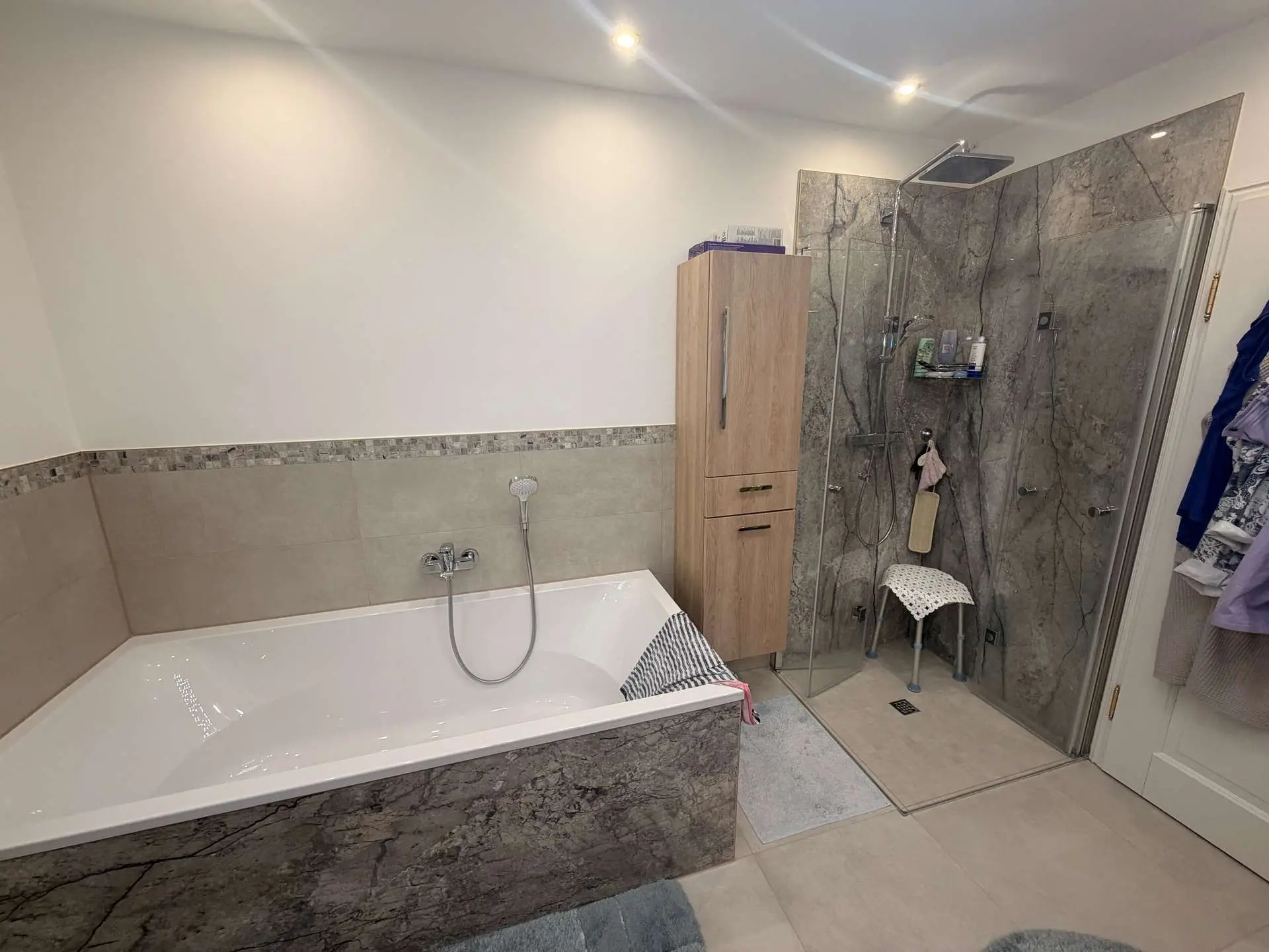 Badezimmer EG