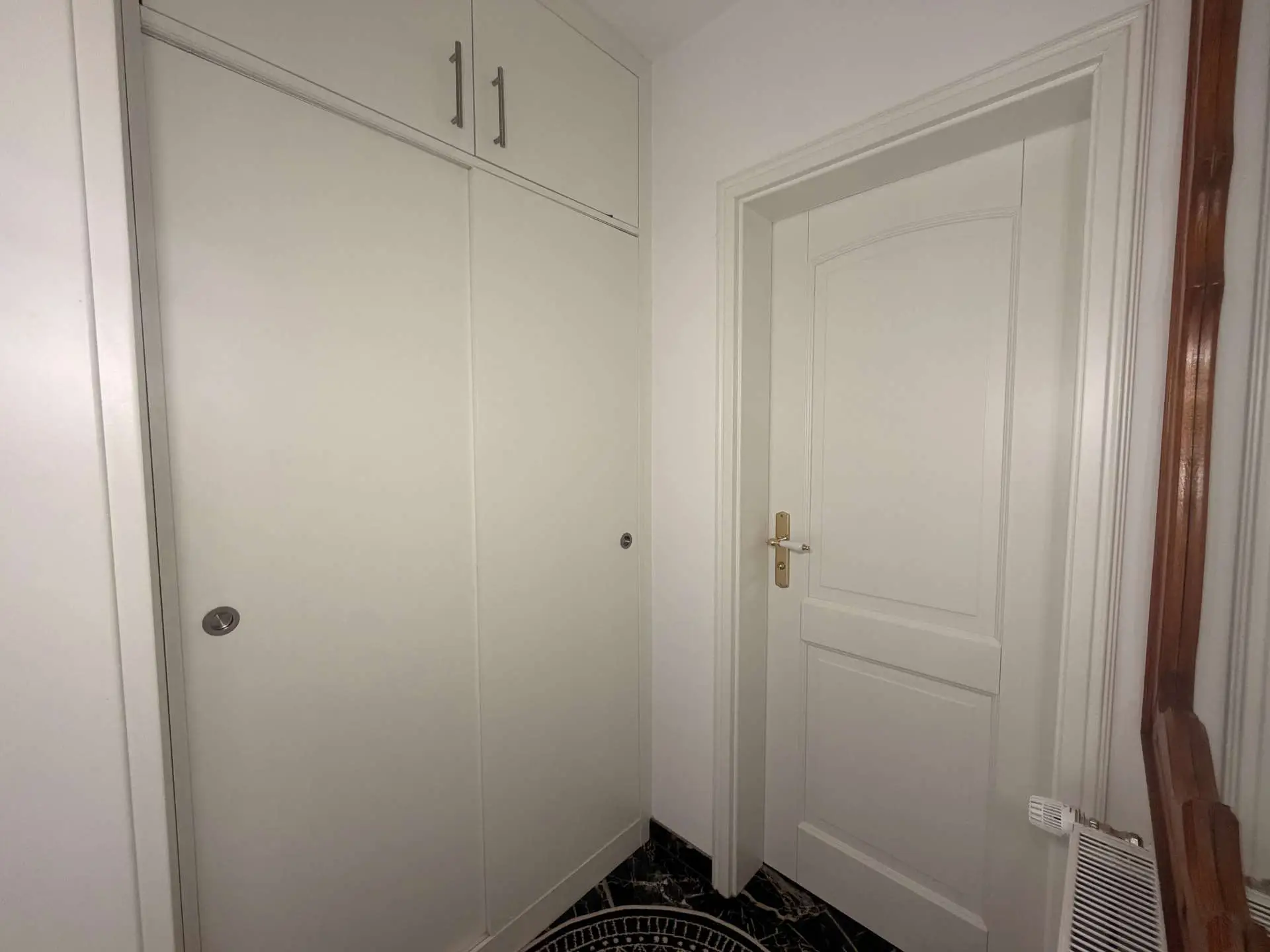 Garderobe EG