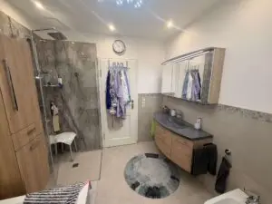 Badezimmer EG