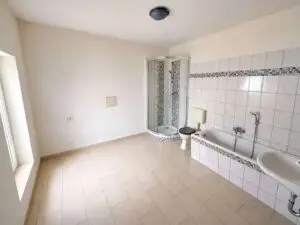 Badezimmer (EG 5)
