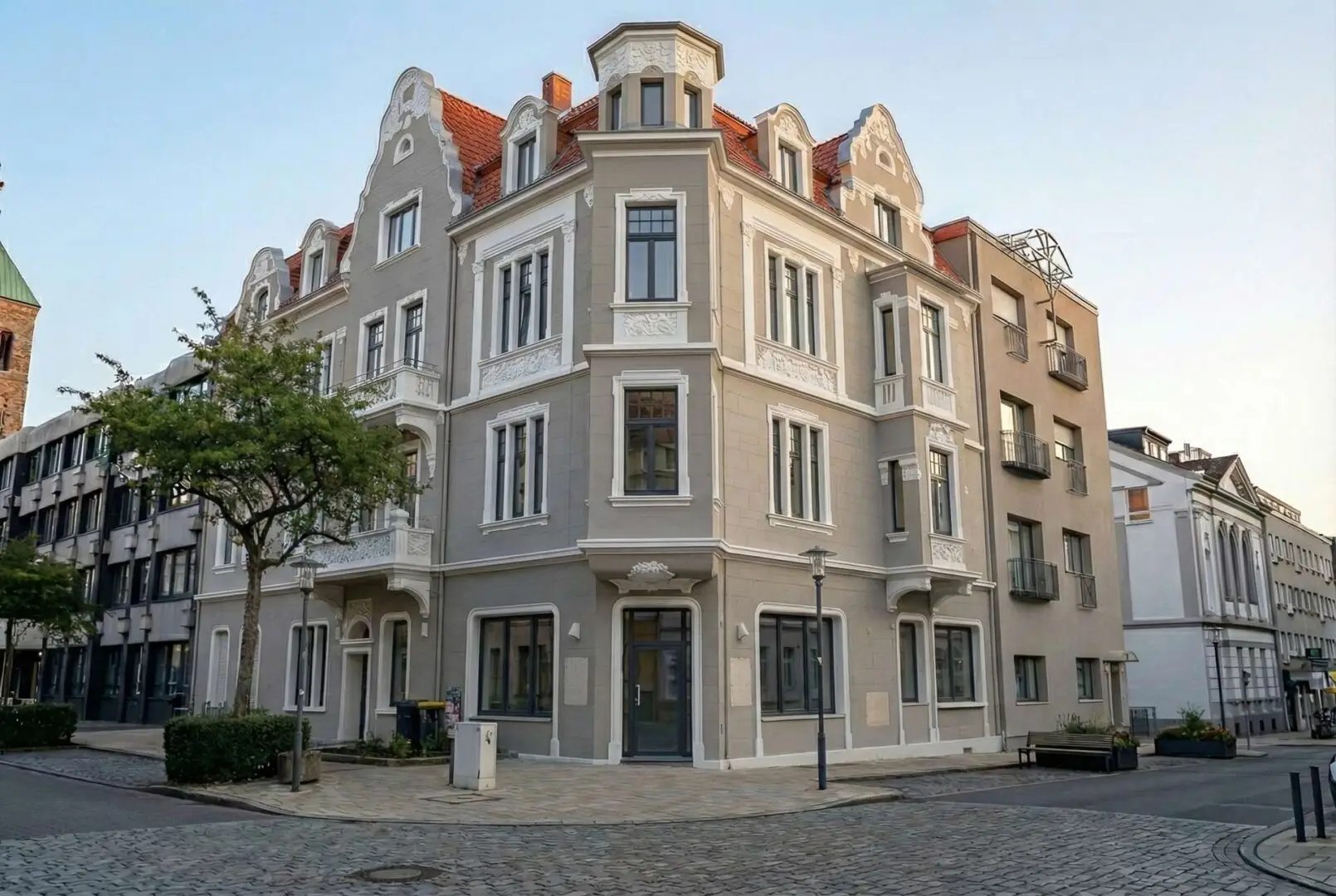 Straßenansicht nach Renovierung (Ki-Generiert)