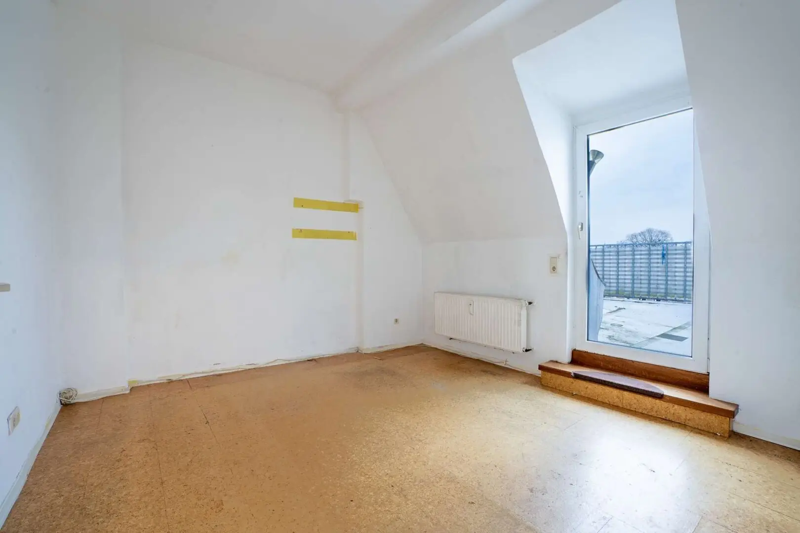 Schlafzimmer mit Dachterrasse  DG