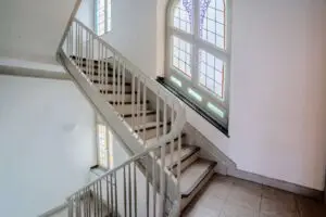 Tolles Treppenhaus mit historischen Elementen