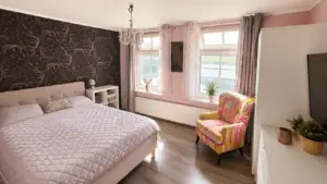 Betreiberwohnung - Schlafzimmer 1