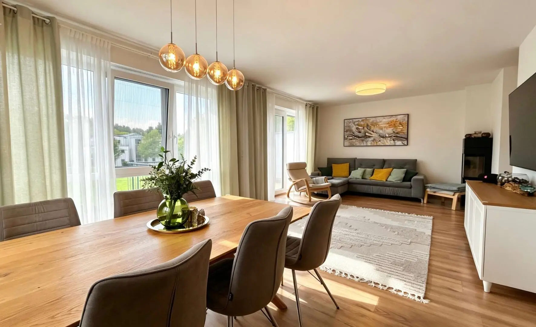 Wohn- und Esszimmer