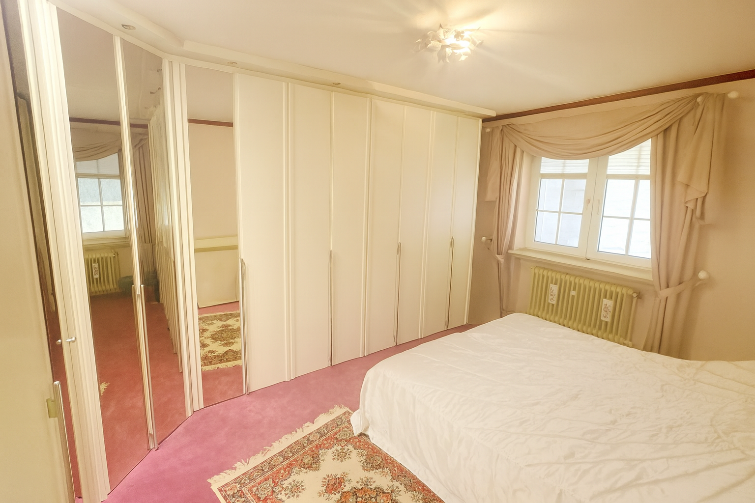 Schlafzimmer 1