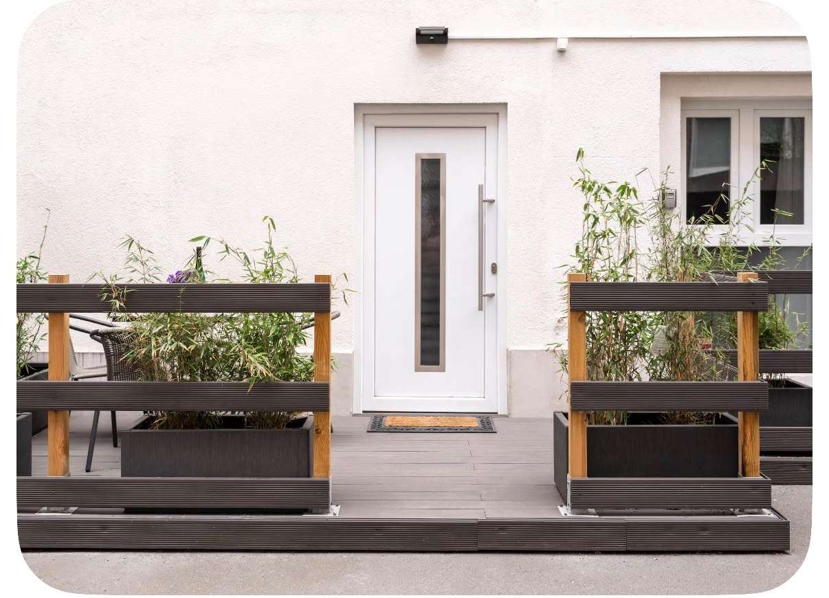 Eingangsbereich mit Terrasse