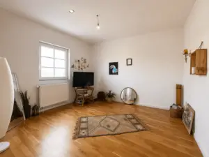 Büro EG