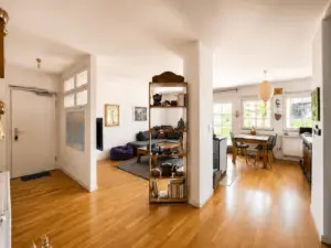 Blick ins Wohnzimmer