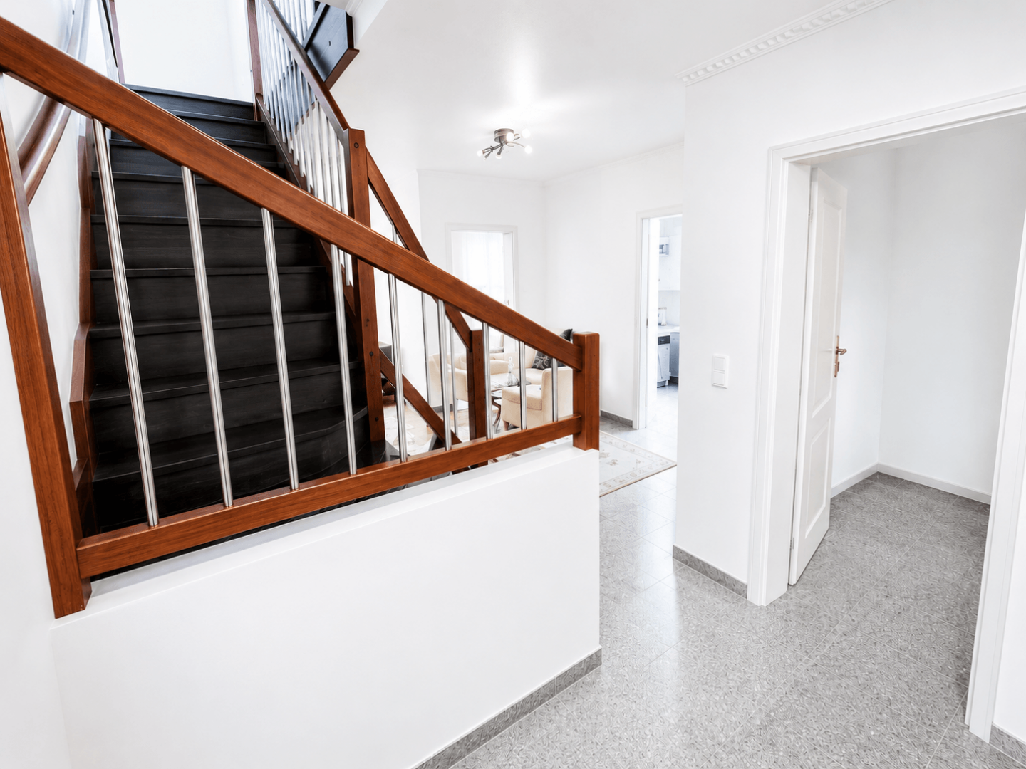 Treppe zum Untergeschoss