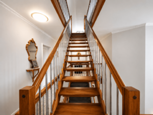 Treppe zum Dachgeschoss